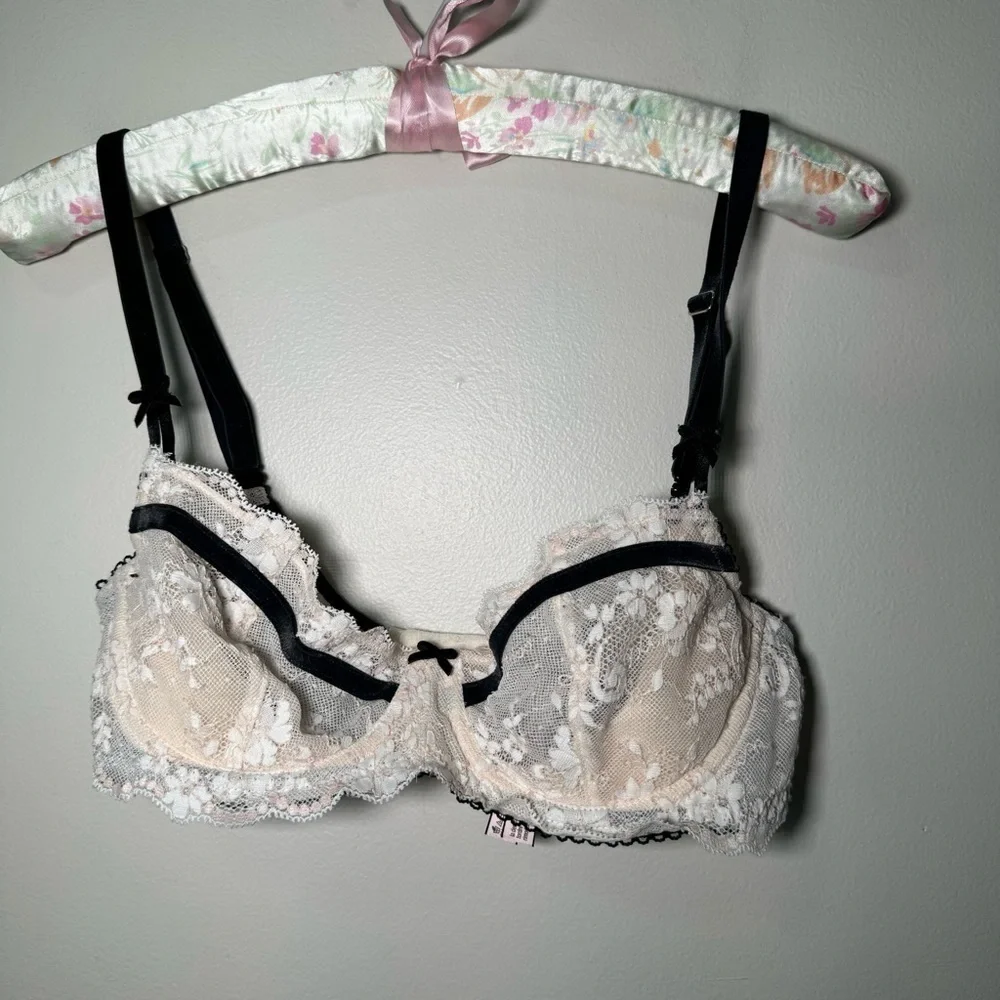 Victoria secret push up without padding lace bra 32D - Picture 2 of 5